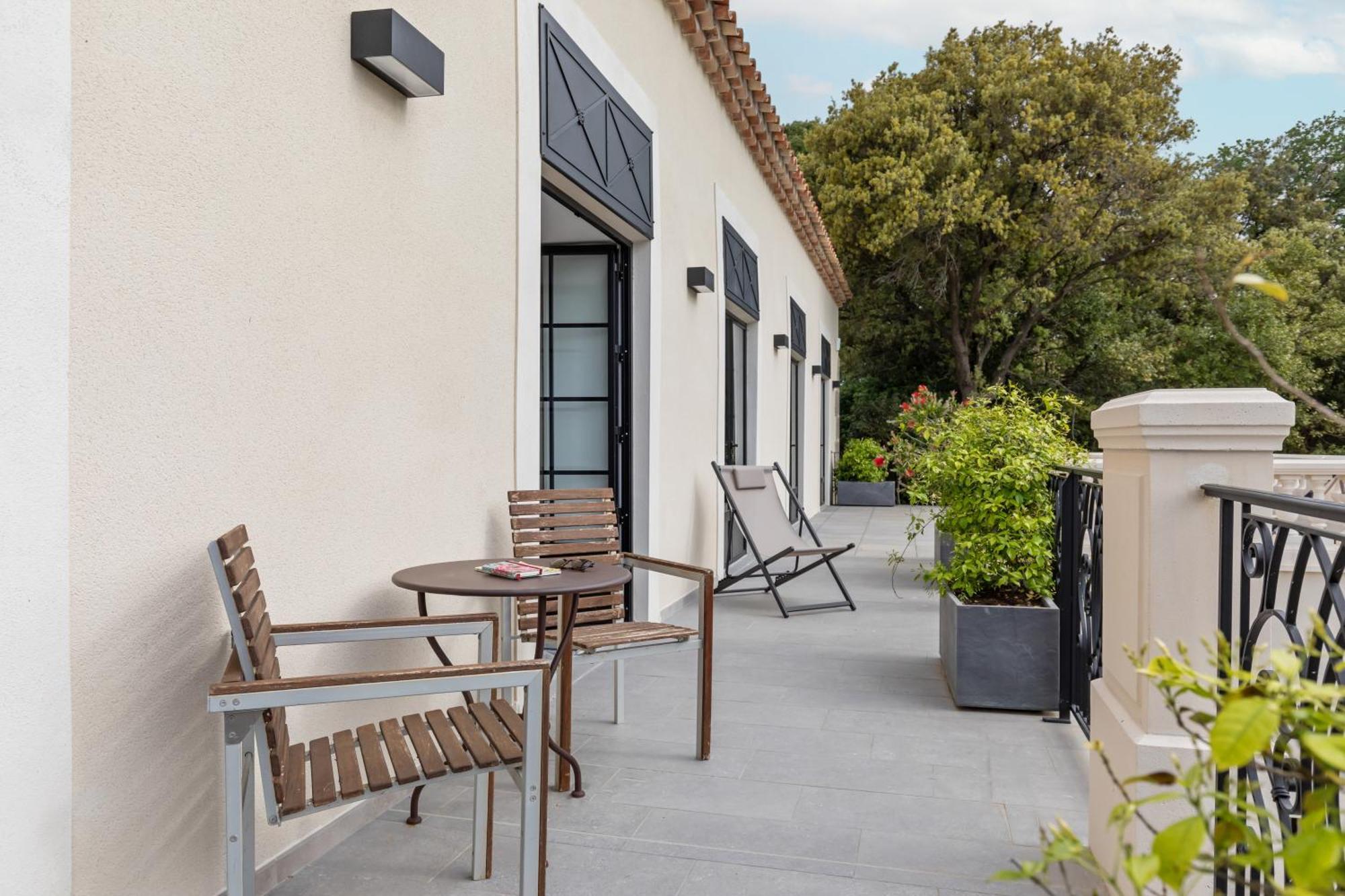 Chateau Hermitage De Combas Aparthotel Servian Szoba fotó