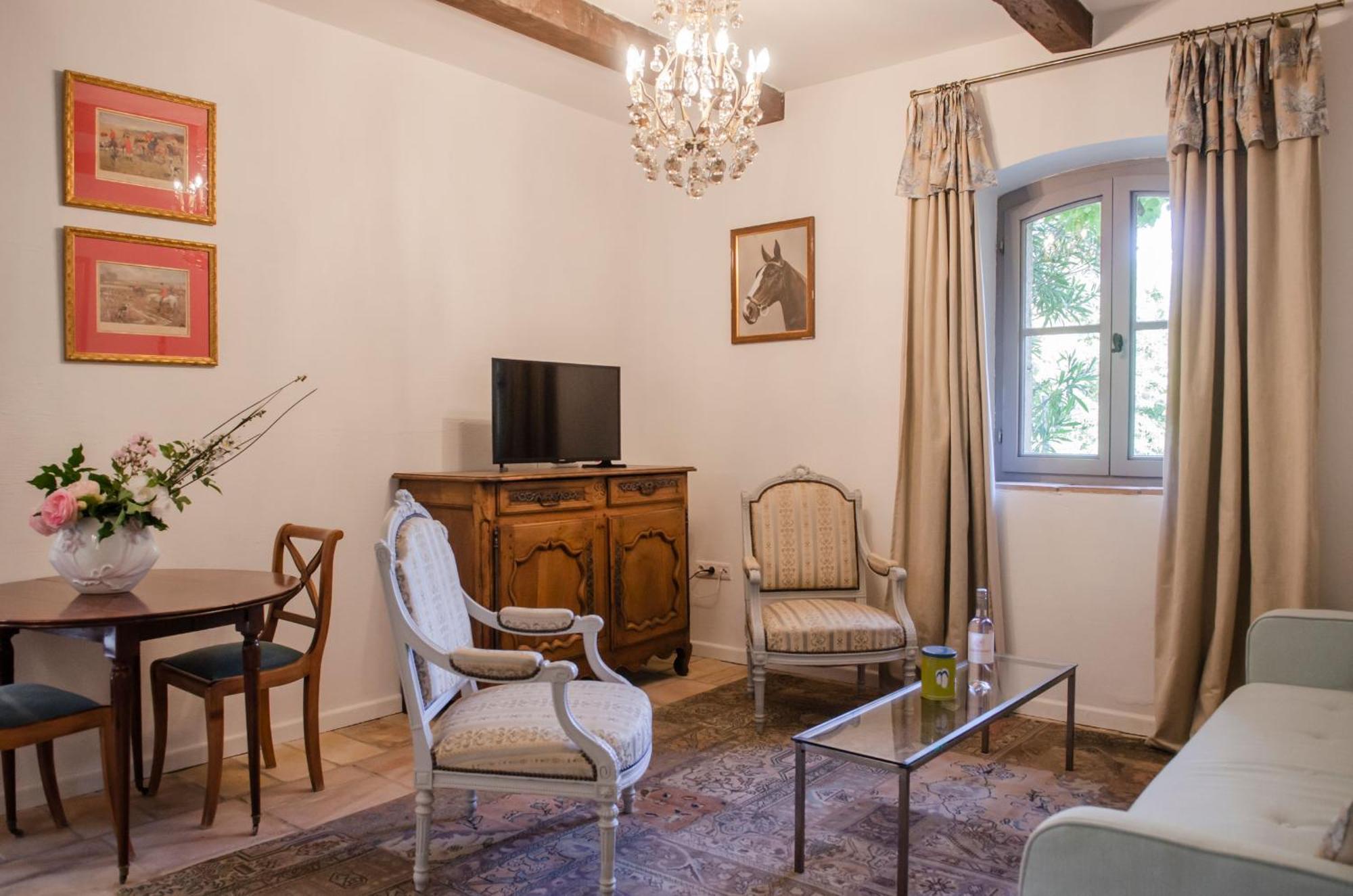 Chateau Hermitage De Combas Aparthotel Servian Kültér fotó
