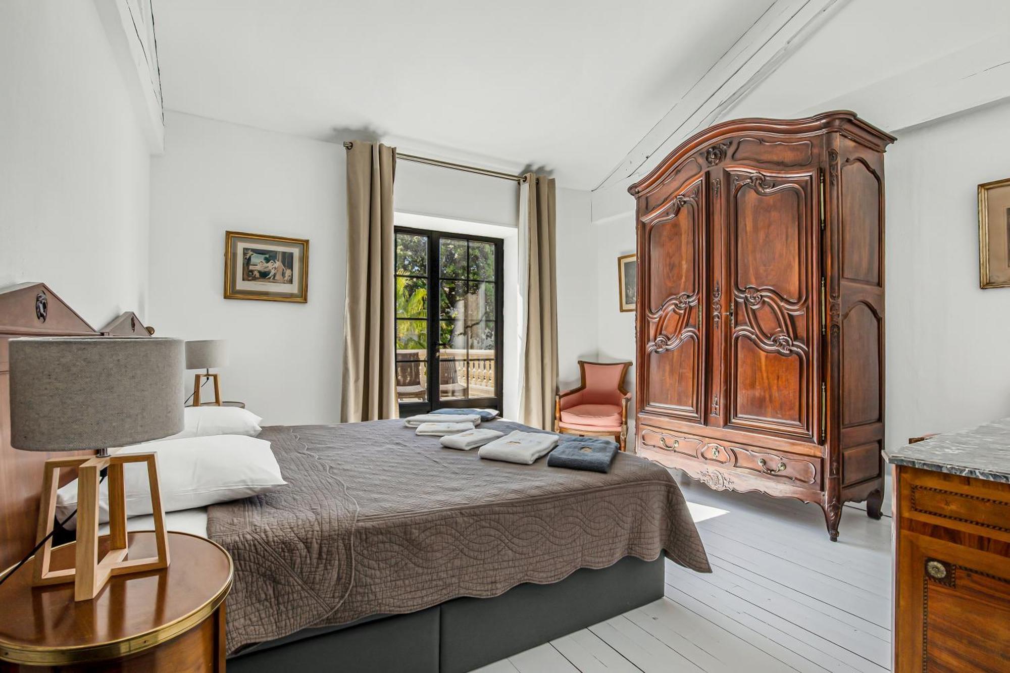 Chateau Hermitage De Combas Aparthotel Servian Kültér fotó