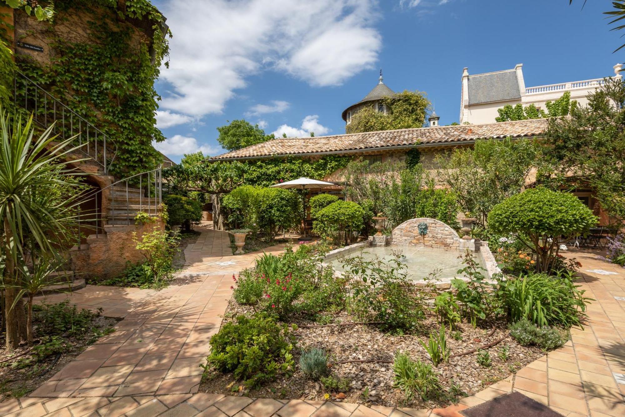 Chateau Hermitage De Combas Aparthotel Servian Kültér fotó